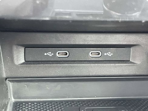 Used 2022 Volkswagen Tiguan SE image 29