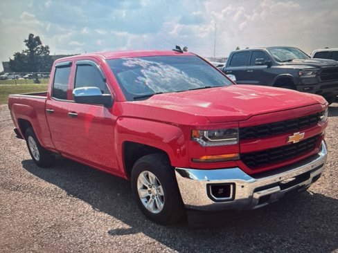 Used 2017 Chevrolet Silverado 1500 Custom w/ Custom Convenience Package image 2