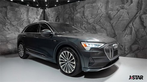 Used 2019 Audi e-tron Prestige w/ Prestige Package image 27