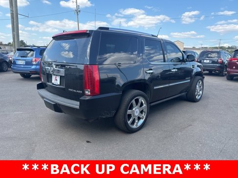 Used 2011 Cadillac Escalade Premium image 3