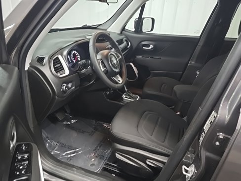 Used 2020 Jeep Renegade Latitude image 28