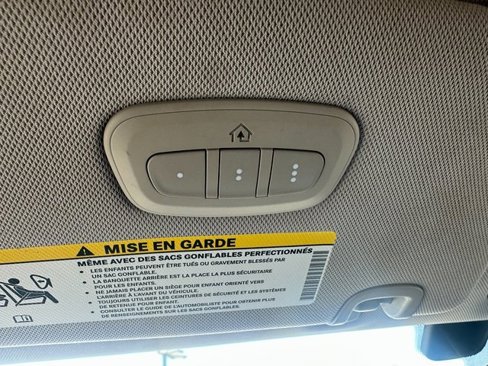 Used 2022 Chrysler Pacifica Touring-L image 32