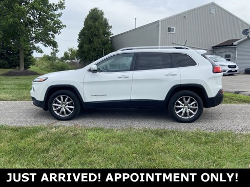 Used 2018 Jeep Cherokee Limited image 2