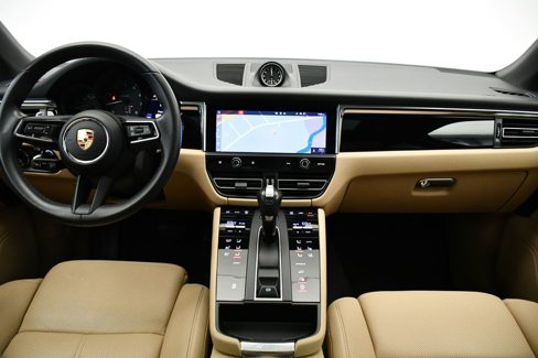 Used 2023 Porsche Macan Turbo image 23