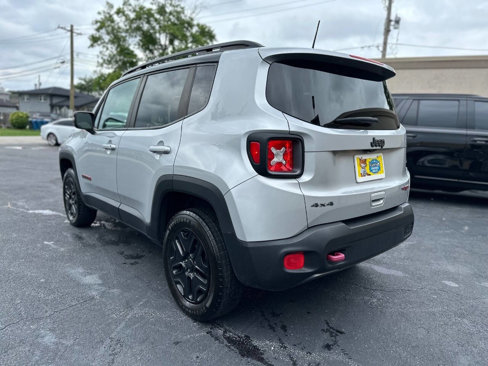 Used 2018 Jeep Renegade Trailhawk w/ UConnect 8.4 Nav Group image 5