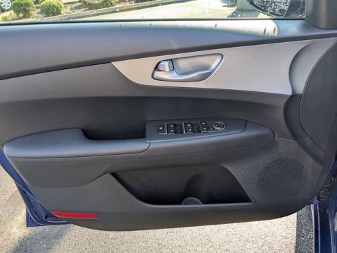 Used 2023 Kia Forte LXS image 11