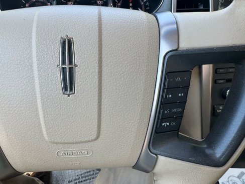 Used 2010 Lincoln MKZ image 28