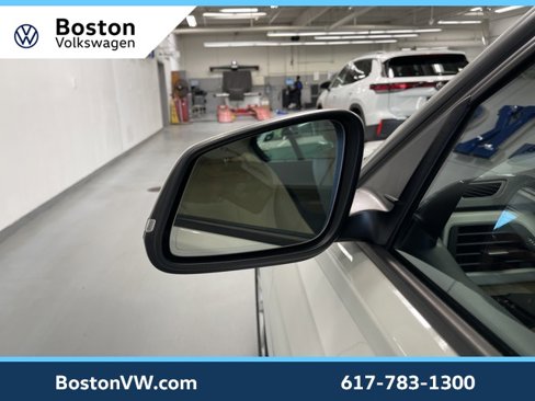 Used 2018 BMW 320i xDrive Sedan w/ Convenience Package image 8