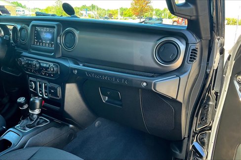 Used 2018 Jeep Wrangler Sport image 14
