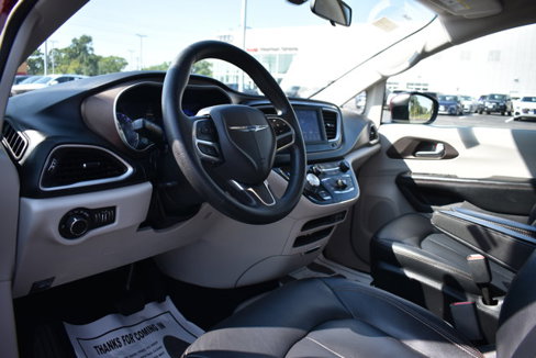 Used 2019 Chrysler Pacifica LX image 14