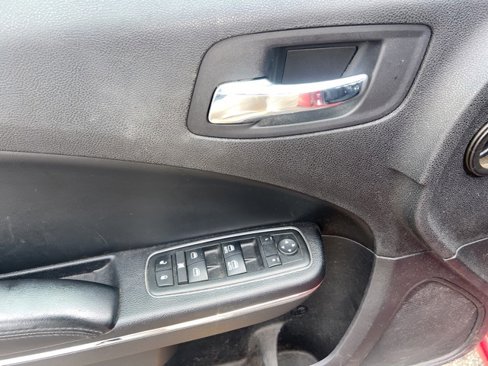 Used 2012 Dodge Charger SXT image 9