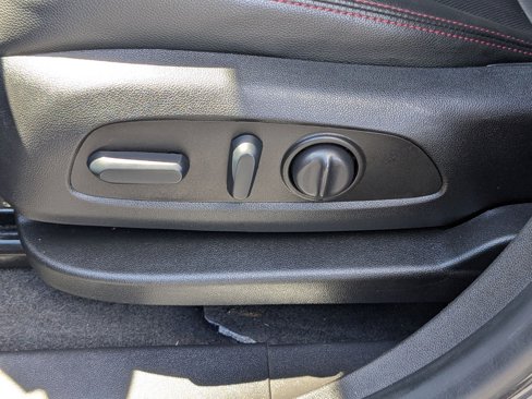 Used 2022 Chevrolet Equinox RS w/ RS Leather Package image 16