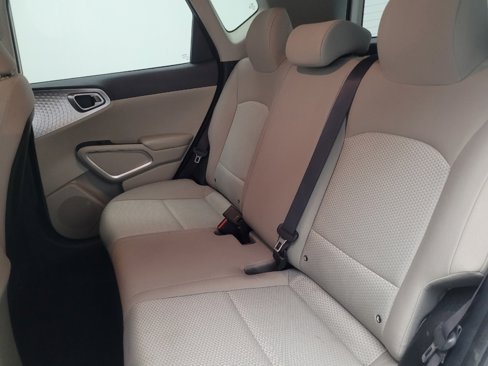 Used 2020 Kia Soul LX image 18
