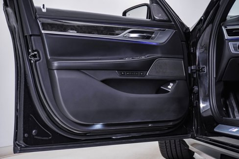 Used 2022 BMW 750i xDrive w/ Executive Package image 29