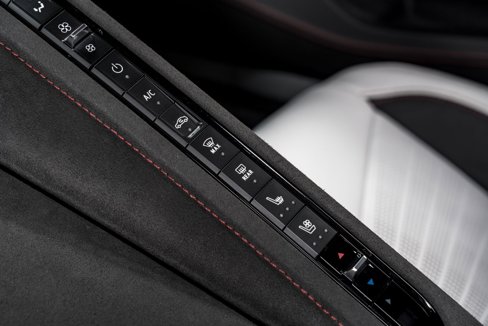 Used 2023 Chevrolet Corvette Stingray Premium Conv w/ Z51 Performance Package image 28