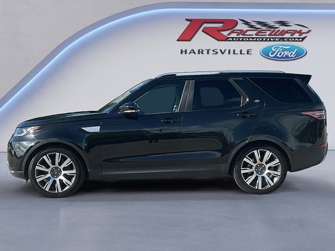 Used 2017 Land Rover Discovery HSE image 1