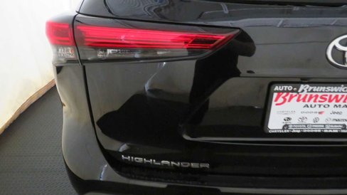 Certified 2022 Toyota Highlander XSE image 17