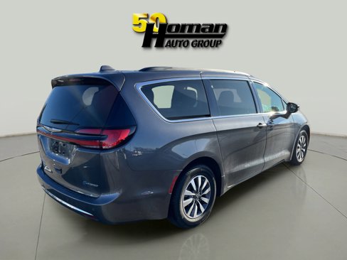 Used 2021 Chrysler Pacifica Touring w/ Cold Weather Group image 5
