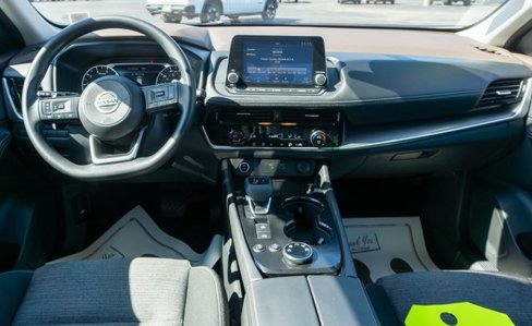 Used 2021 Nissan Rogue SV image 14
