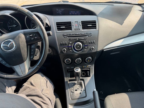 Used 2013 MAZDA MAZDA3 i Touring image 15