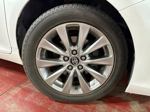 Used 2017 Toyota Camry XLE image 23