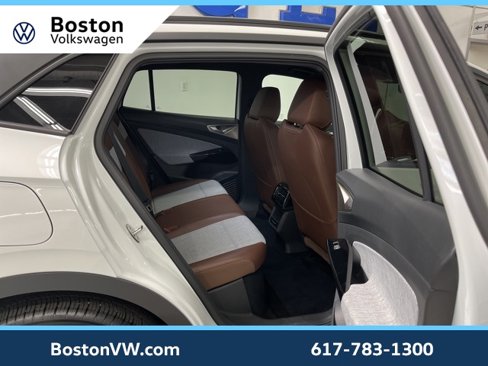 Used 2023 Volkswagen ID.4 Pro image 10