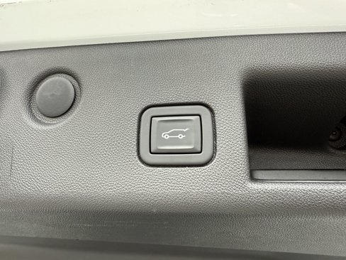 Used 2021 Chevrolet Equinox LT image 27