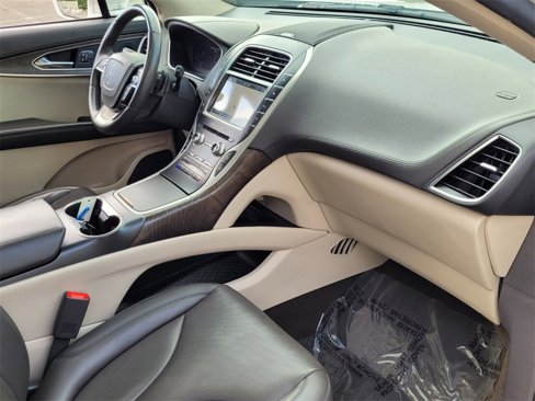 Used 2019 Lincoln Nautilus Reserve image 13
