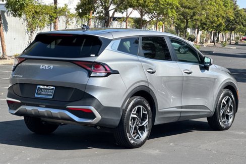 Used 2023 Kia Sportage LX image 4