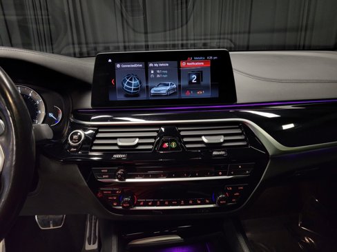 Used 2018 BMW M550i xDrive image 21