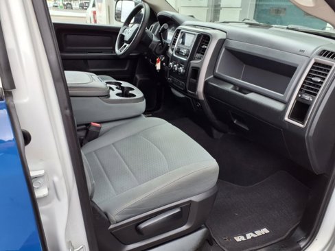 Used 2018 RAM 2500 Tradesman w/ Chrome Appearance Group image 21