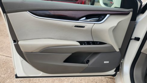 Used 2013 Cadillac XTS Platinum image 7