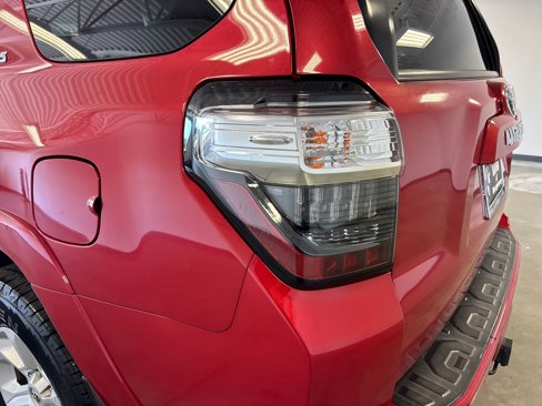 Used 2017 Toyota 4Runner SR5 image 12