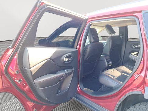 Used 2017 Jeep Cherokee Trailhawk image 13