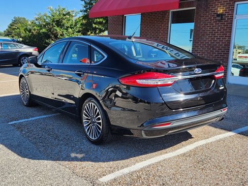 Used 2018 Ford Fusion SE w/ Fusion SE Technology Package image 10