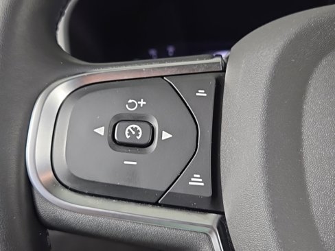 Certified 2025 Volvo S60 B5 Core image 27