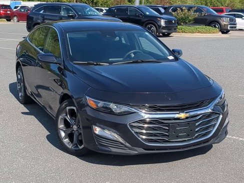 Used 2023 Chevrolet Malibu LT image 2