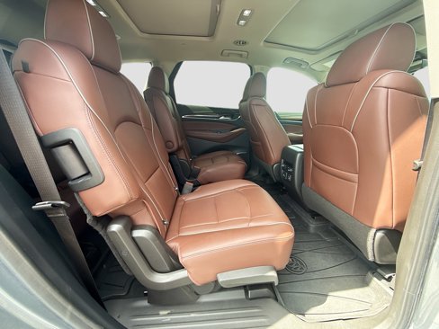 Used 2021 Buick Enclave Avenir w/ Avenir Technology Package image 31