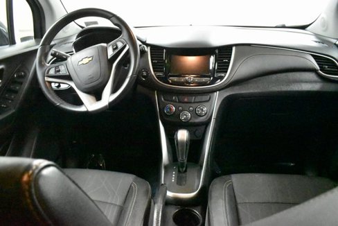 Used 2022 Chevrolet Trax LT w/ LT Convenience Package image 18