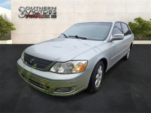 Used 2000 Toyota Avalon XLS image 2