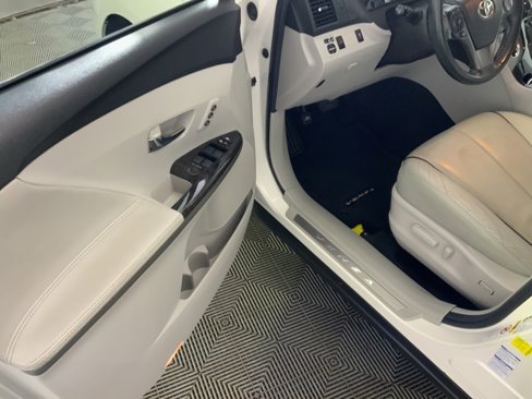Used 2015 Toyota Venza XLE image 21