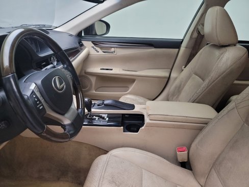 Used 2015 Lexus ES 350 w/ Ultra Luxury Package image 17