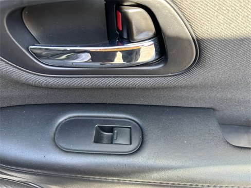 Used 2022 Honda HR-V LX image 22