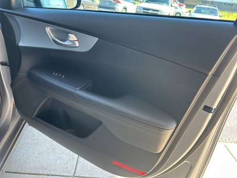 Used 2023 Kia Forte LXS image 31