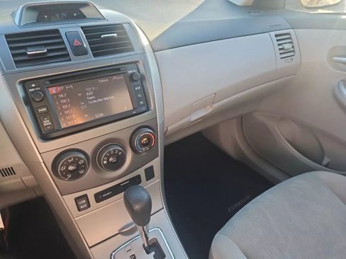 Used 2013 Toyota Corolla LE Special Edition image 37