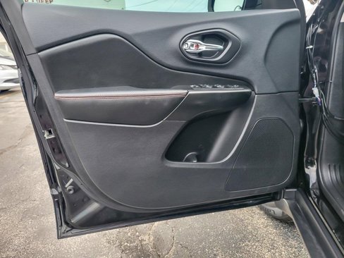 Used 2019 Jeep Cherokee Trailhawk w/ Comfort/Convenience Group image 20