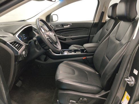 Used 2019 Ford Edge Titanium image 17