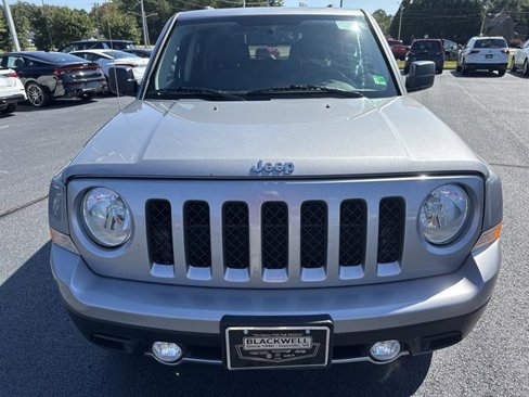 Used 2017 Jeep Patriot High Altitude image 2