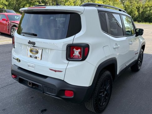 Used 2018 Jeep Renegade Trailhawk image 6
