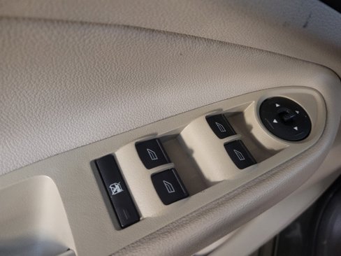 Used 2017 Ford Escape SE image 27
